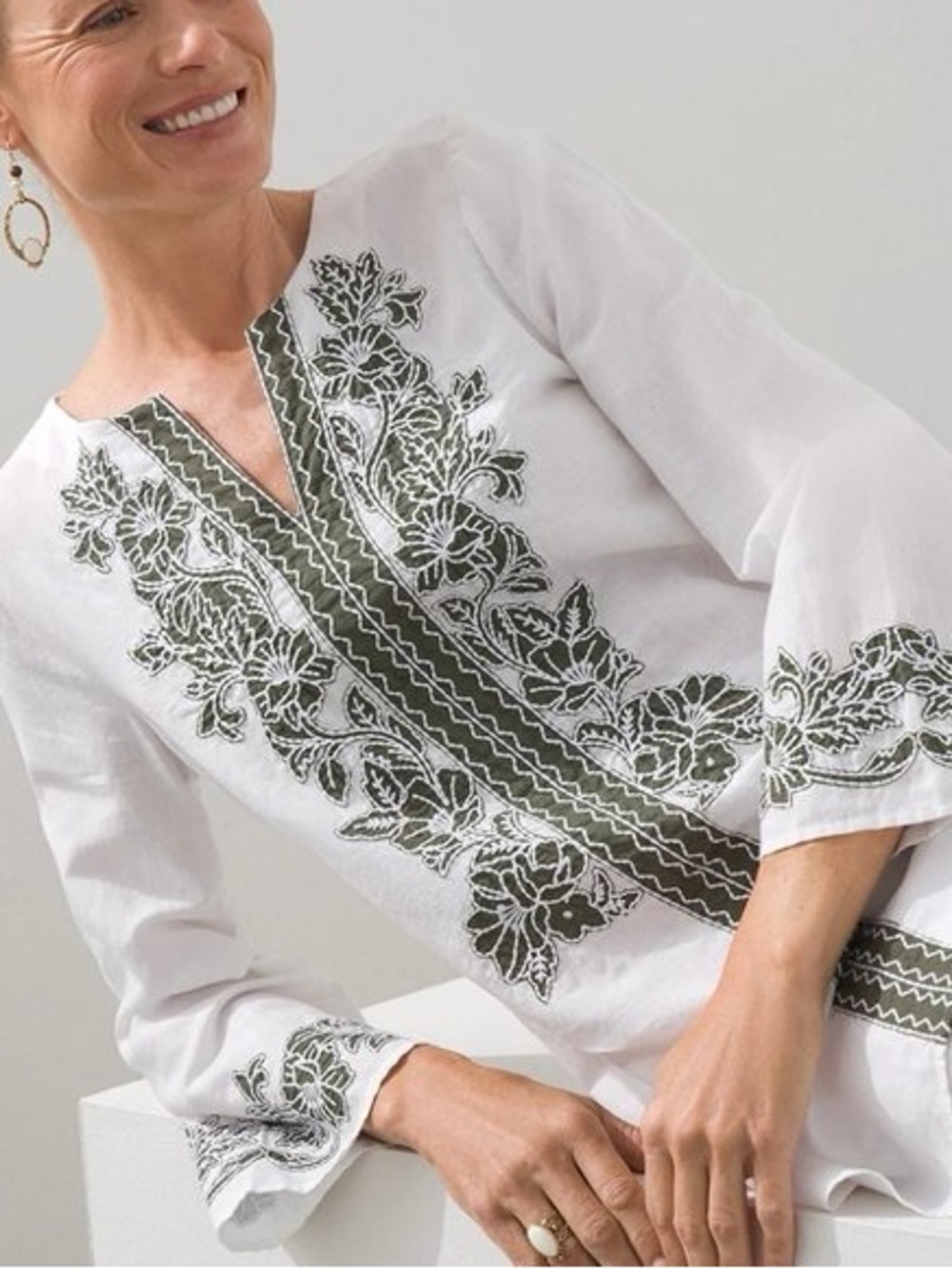 Chico’s Linen Blend Split-Neck Tunic Blouse Floral Embroidered Women 8 White